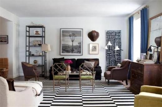 Nate Berkus Program sunucusu ve tasarımcı Nate Berkus’un Chicago’daki evinde ahşap döşemeler, yenilenmiş bir süit ve içinde İngiliz küveti bulunan özel tasarlanmış bir banyo bulunuyor. Berkus’un evi 2 milyon dolara satılık listesinde.