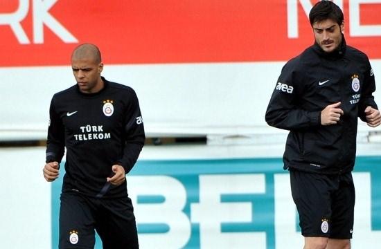 <p>Melo, Riera'nın gözünü morarttı</p>
