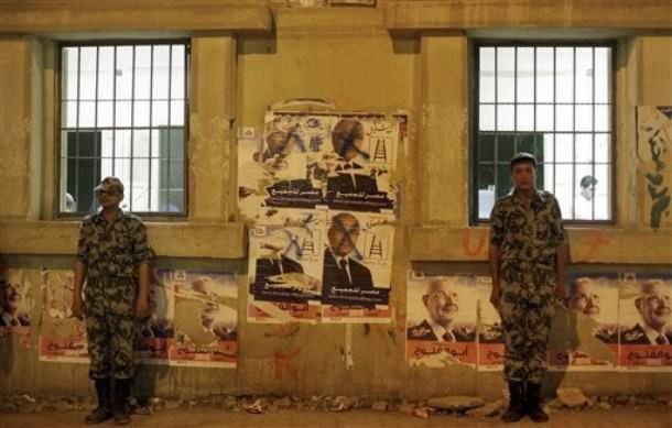 Mısır cumhurbaşkanlığı seçiminde sandıkların yüzde 97'sinin açılmasının ardından Hürriyet ve Adalet Partisi'nin (HAP) cumhurbaşkanı adayı Muhammet Mursi basın açıklamasında zaferini ilan etti.