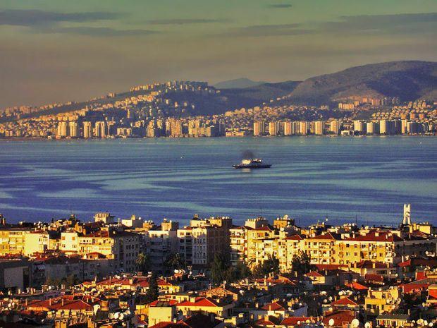 Uluslararası organizasyonlar, yabancı kaynaklar ve ülkemizde yapılan çalışmalardan yararlanılarak oluşturulan kitapta Türkiye’nin ekolojik ayak izi ve ölçümü konusunda gelinen son noktanın yanı sıra şehirlerin çevre, ekonomi ve sosyal performansları ile yaşam kalitesine yer verildi.