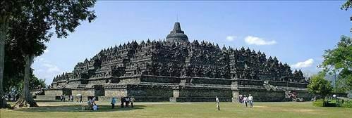 <p>Borobudur / Endonezya</p>
