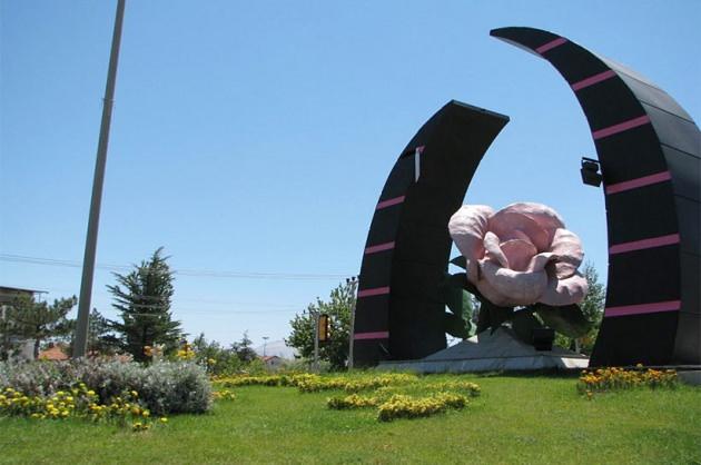 <p>Isparta: 303 bin 69 seçmen, bin 115 sandıkta oy kullanacak.</p>