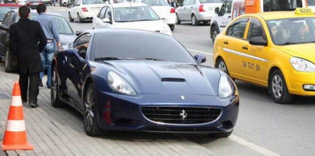 <p>Volkan Demirel-Ferrari California</p>