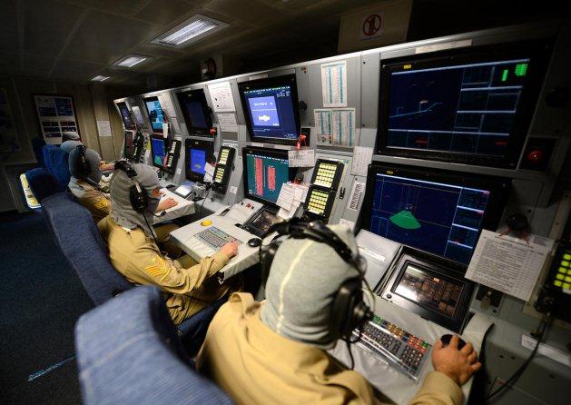 Bu mayınların yerleri, TCG Ayvalık Gemisindeki savaş harekat merkezinde sonar cihazıyla belirlendi. Tespit edilen cisimlerin mayın olup olmadığını anlamak amacıyla denize, uzaktan kumandalı su altı pap cihazı indirildi.