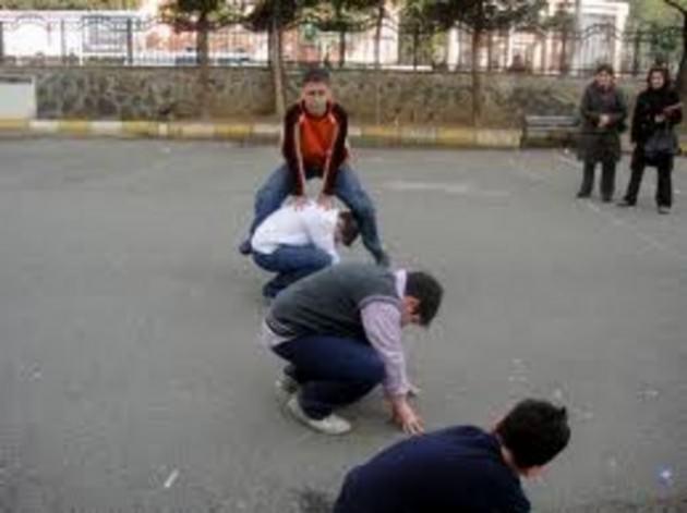 <p>Birdir bir</p>