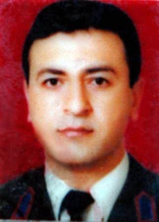 'ŞEMDİNLİ OLAYI' - (Hakkari'nin Şemdinli İlçesi'nde eski PKK hükümlüsü Seferi Yılmaz'a ait Umut Kitabevi'nin bombalanmasında adı geçen astsubay Ali Kaya hakkında “İyi çocuk” yönündeki açıklamasıyla ilgili Ak Parti İstanbul Milletvekili Enver Yılmaz'ın, “Ali Kaya Şemdinli'de emniyetin karakolunda gözaltına alındığında sizinle yapılmış birkaç defa telefon görüşmesi var” demesi üzerine) Yapmayın. Ben o sırada kuvvet komutanıyım. Açacak da astsubay benimle telefonla görüşecek. Bir kere eşyanın tabiatına aykırı.