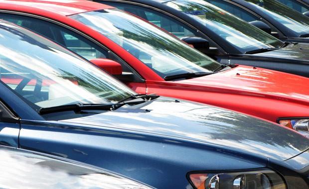 <p>Bu grupta Citroen, Fiat, Ford, Geely, Kia, Mitsubishi, Nissan, Honda, Hyundai, Opel, Peugeot, Renault, Suzuki, Toyota ve Volkswagen'in daha çok küçük sınıftaki modelleri yer alıyor.</p>