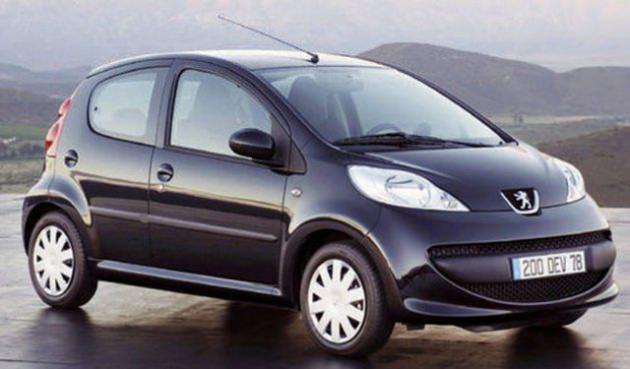 <p>2- PEUGEOT 107 1.4 HDI Peugeot 107, kardeşleri Citroen C1 ve (Türkiye’de satılmayan) Toyota Aygo gibi ortalama 4.1 lt/100 km yakıt tüketimine sahip.</p>
