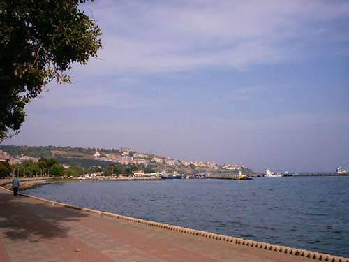 <p>Çorlu Nüfusu: 190 Bin 792 Bağlı olduğu il: Tekirdağ</p>