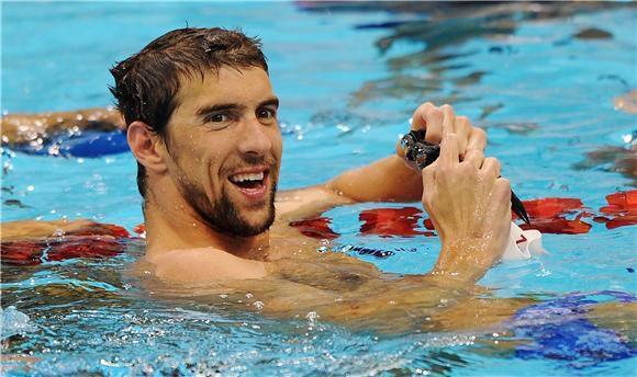 MICHAEL PHELPS 27 yaşındaki Phelps’i üçüncü ve son Olimpiyatında izlemek gerek. Pekin’de aldığı 8 altın madalya bir rekordu. Toplamda 14 altın Olimpiyat tarihinde bir başka rekor. Ama daha toplam madalya rekoruna erişemedi. 16 madalyası var ve Sovyet jimnastikçi Larissa Latynina’yı yakalayabilmek için 2 madalyaya daha ihtiyacı var. Bu kez 7 dalda yarışacak Phelps. Daha genç rakipleri olacak. Ama o büyük bir yıldız ve yeni rekoru elde edebilmek için, tarihi yine değiştirebilmek için patlamaya hazır bir bomba.