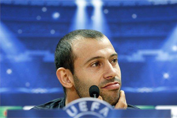 <p><strong>Javier Mascherano</strong></p>
<p>Arjantin'in milli oyuncularından Mascherano, Ekvador ile oynanan maçta sedyede taşınan rakip futbolcuya vurmasından dolayı herkesin antipatisini kazanmıştı.</p>