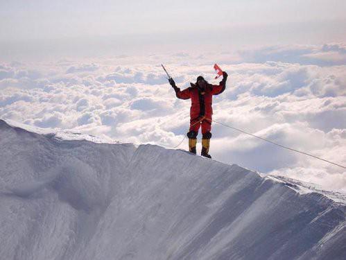 McKinley Dağı tam 6,194 m yükseklikte.