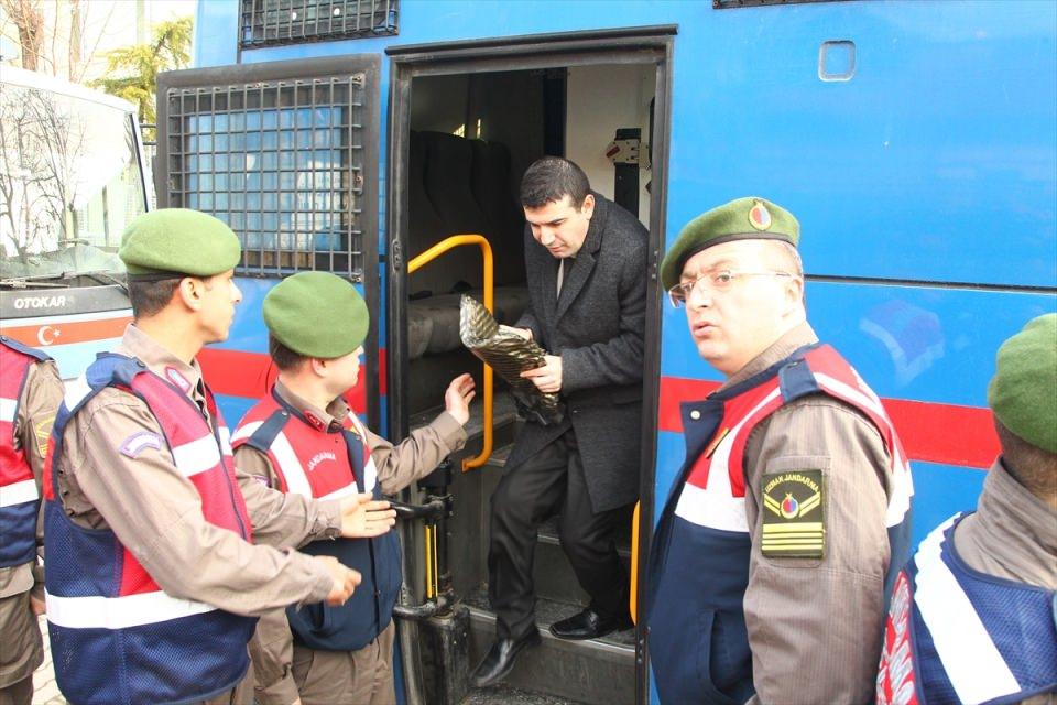 <p>Sanıkların, savunmasının ardından duruşmaya ara verildi.</p>

<p> </p>
