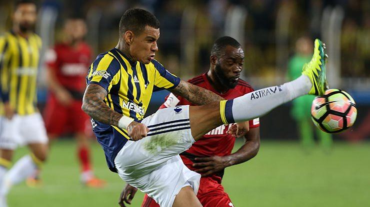 <p>Takım arkadaşlarına adeta tepeden bakması.</p>

<p> </p>
