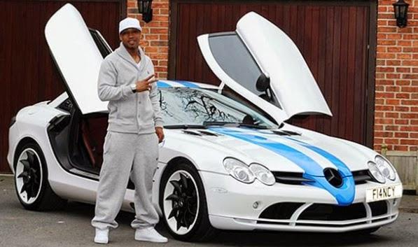 <p>El Hadji Diouf [Mercedes-Benz SLR Mclaren]</p>
