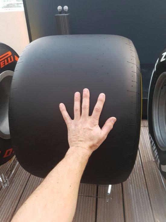 <p>2017, F1 Yumuşak arka lastiği</p>

<p> </p>
