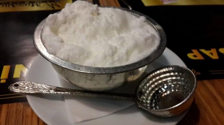 <p>Kolaylıkla kilo verilmesine de yardım eder. Yoğurt diyeti gibi bu leziz içecek de kilo vermek ve zayıflamak için kullanılabilir.</p>
