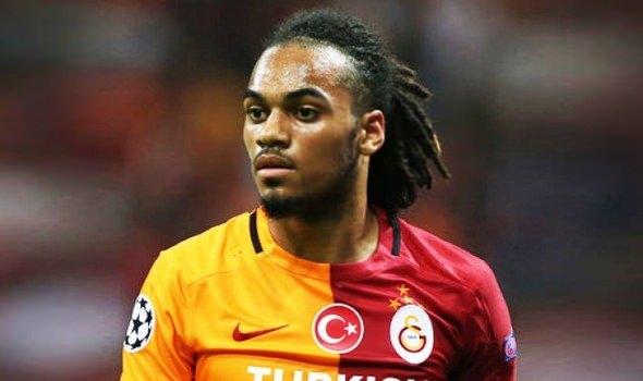 <p><strong>DENAYER UMUDU</strong><br />
<br />
Manchester City'nin oyuncusu Jason Denayer'i 1 yıl daha kiralamak için görüşmelerin sürdüğünü belirten Nazifoğlu, "Manchster City ile yaptığımız temaslar olumlu gidiyor. Denayer de bize gelmeye sıcak bakıyor. Sanırım o konuda olumlu sonuç alacağız" dedi.</p>