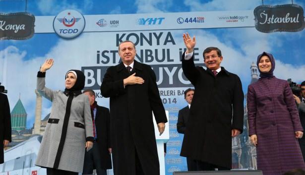 <p>İlk seferi yapacak tren, Cumhurbaşkanı Recep Tayyip Erdoğan ve Başbakan Ahmet Davutoğlu'nun işaretiyle Konya Garı'ndan yola çıktı.</p>
