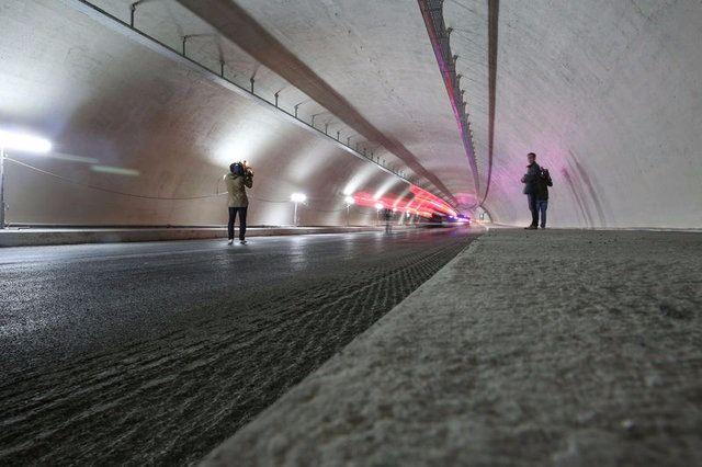 <p>Avrasya Tüneli, Engineering News Record (ENR) Dergisi tarafından 2016 yılı için "Dünya Çapında En İyi Tünel Projesi" seçildi. Avrasya Tüneli İşletme İnşaat ve Yatırım AŞ'den (ATAŞ) yapılan açıklamaya göre, Avrasya tüneli, ABD'de 1874 yılından beri yayımlanan dergi tarafından dünya çapında en iyi projelerin belirlenmesi amacıyla düzenlenen etkinlikte ödül aldı.</p>
<p> </p>