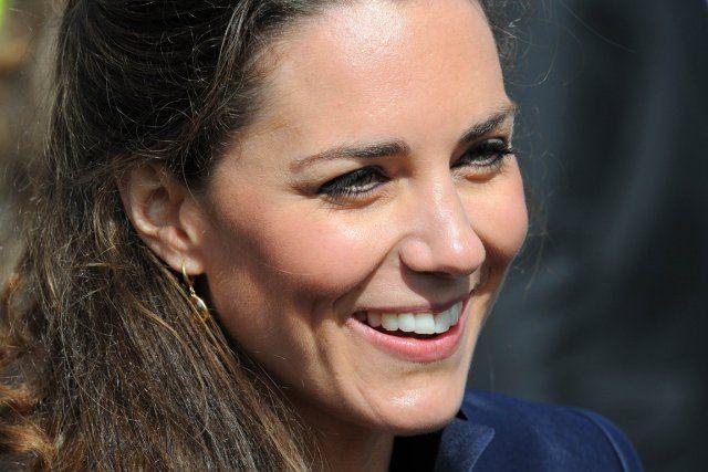 <p>Cambridge Düşesi Kate Middleton'ın parlak ve pürüzsüz cildin sırrının tamamen havlu ile alakalı olduğunu söyleyen Preston, </p>