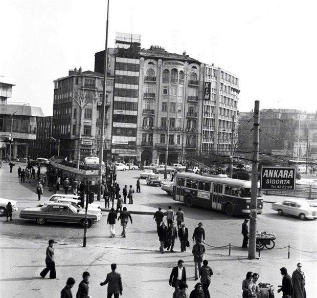<p>Taksim Meydanı, 1976 </p>

<ul>
</ul>
