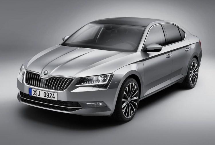 <p><strong>SKODA'DA İNDİRİM VE FAİZSİZ FİNANSMAN</strong></p>

<p>Superb modelinin Active, Style ve Prestige versiyonlarında 2.000 TL’lik indirim uygulanıyor. Bununla birlikte Skoda Superb’in 2.0 TDI ve 2.0 TSI motorlu versiyonlarında ise 4.000 TL’lik indirimden yararlanmak mümkün.</p>
