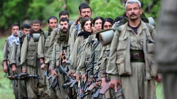 <p><strong>YURTİÇİNDEKİ TERÖRİSTLER KAÇMAYI PLANLIYOR </strong><br />
<br />
Güvenilir kaynaklar, kırsal, dağ ve Kandil’deki mücadelenin şehirler temizlendikten sonra başladığı yorumlarına karşı çıkıyorlar: “Terörle mücadelede 2. aşamaya geçilmiş gibi bazı değerlendirmeler yapılıyor. Bu doğru değil. Safha safha hiçbir zaman hareket etmedik. Şehirdeki mücadelemiz sürerken eş zamanlı olarak kırsalda ve dağda operasyonlarımız aralıksız devam etti.”</p>
