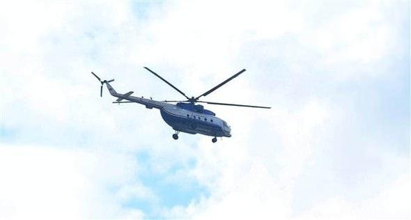 <p>İstanbul İl Jandarma Komutanlığı’na ait bir helikopter tören alanı üzerinde devriye uçuşlarına başladı.</p>