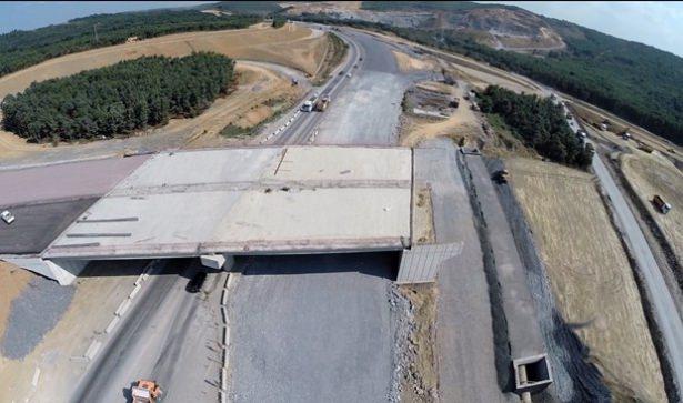 <p>Kuzey Marmara Otoyolu ve 3. Boğaz Köprüsü, "Yap, işlet, devret' modeliyle gerçekleştiriliyor.</p>
