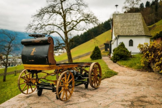 <p>Avusturya’da terk edilmiş bir ahırda, 4 yıl kullanıldıktan sonra 112 yıldır hiç dokunulmamış bir Porsche bulundu.</p>