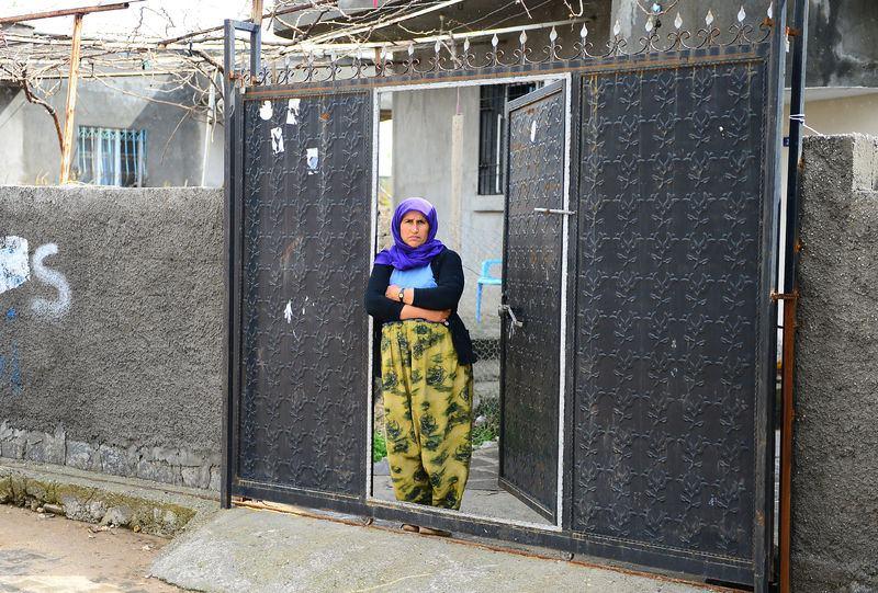 <p>Terör örgütü PKK mensuplarından arındırılan Şırnak'ın İdil ilçesinde terörün izleri siliniyor.</p>
<p> </p>