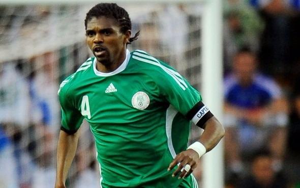<p>Forvet / Nwankwo Kanu / Nijerya</p>