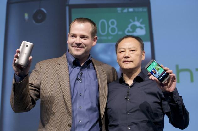 <p>HTC'nin en çok satan telefonu HTC One'ın bir üst modeli olan M8, 2.3 GHz Snapdragon 801 işlemciden güç alıyor. 2 GB RAM kullanan cihazın 5 inç'lik bir ekranı var ve bu sayede 1080x1920 piksel ekran çözünürlüğüne ulaşabiliyor.</p>