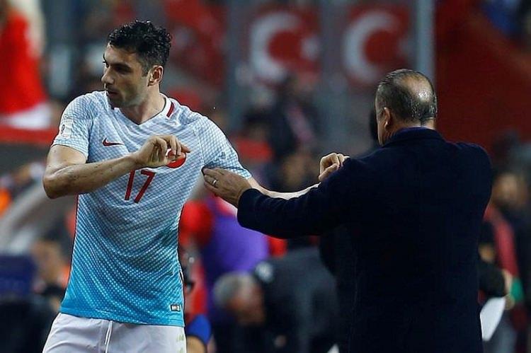 <p><strong>GÖNLÜM KIRIK AMA...</strong></p>

<p>Gönlümün kırıklığını anlattım. O da geçecektir. Ama geçme sebeplerim var. Görmem lazım.</p>
