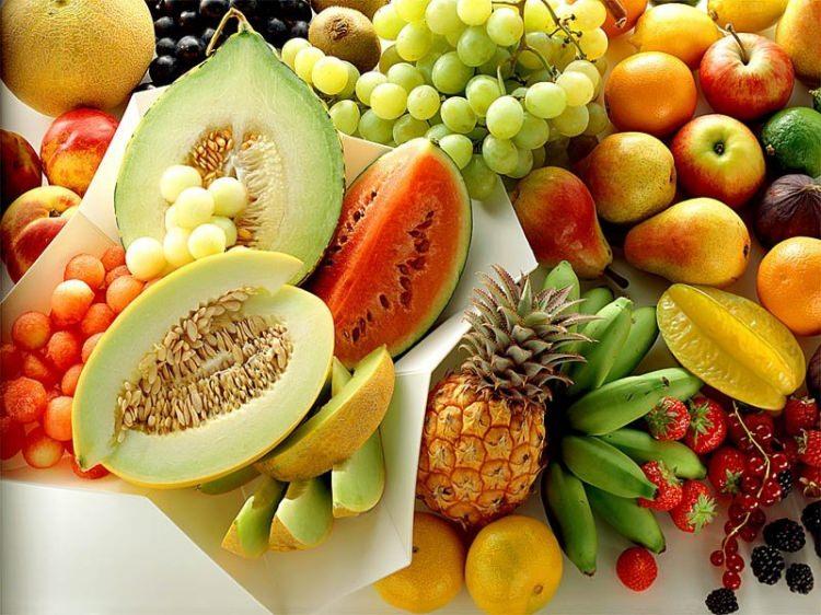 <p>Etli yemeklerin kolestrolü yükseltici etkilerini azalttığı çalışmalarla ıspatlanan meyvenin tüketim miktarı önemlidir. </p>
