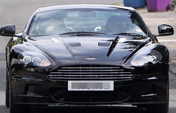 <p><span style="color:rgb(253, 253, 253)">Fernando Torres</span></p>
<p><span style="color:rgb(253, 253, 253)">Aston Martin DB9</span></p>