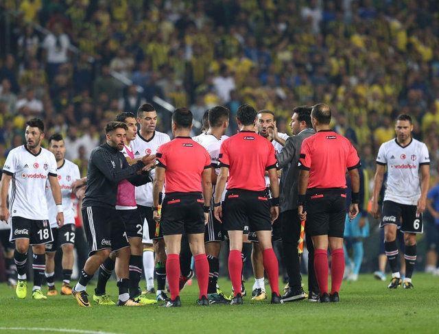 <p>Ayrıca Negredo’nun golü öncesi hatalı bayrak kaldıran yardımcı hakemlerden Cem Satman’ın da en az 3 hafta dinlendirileceği kaydedildi.</p>