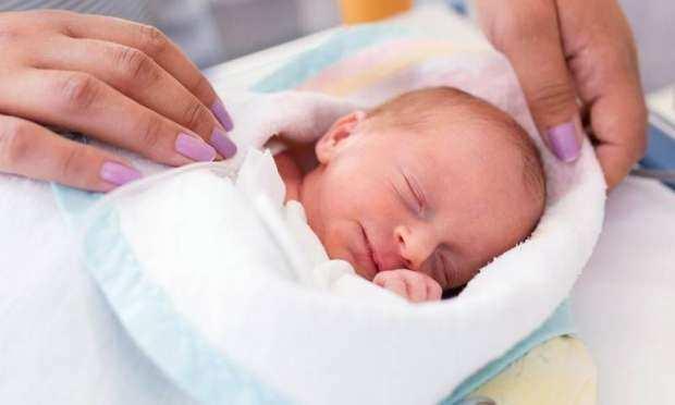 <p>Normal zamanlarda doğum yapan anneler 38 ile 42. haftalar arasında doğarlar. <strong>Prematüre olan bebekler ise 37. haftasını doldurmadan dünyaya erken gelen bebeklerdir.  </strong></p>
