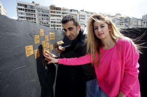 <p>İzmirli kadınların Birinci Kordon'da ördüğü ve üzerinde 2008 yılından bu yana öldürülen 1169 kadının adının yazıldığı 'Anıt duvar', Türkiye'de kadına yönelik şiddetin yarattığı acı tabloyu bir kez daha gözler önüne serdi</p>

<p> </p>
