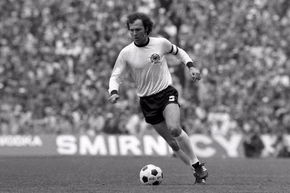 <p>Defans / Franz Anton Beckenbauer (Beckenbauer) / Almanya</p>
