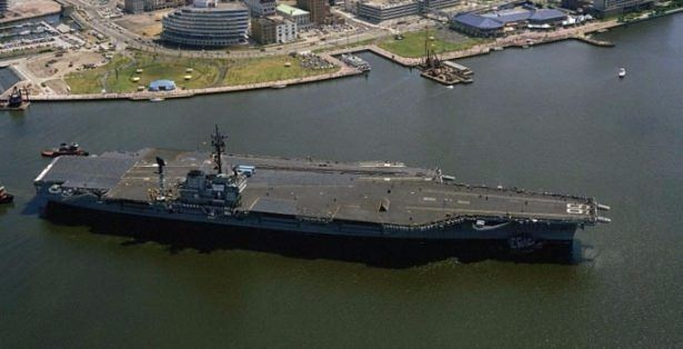 <p><strong>6. USS America </strong><br />
<br />
Fiyatı: 3 milyar 400 milyon dolar<br />
ABD donanmasının en yeni taarruz uçak gemilerinden USS America LHA 6 America amfibi tipi. USS America 11,000 deniz milini 16 knotta 22,000 mili ise 12.5 knotta gidebiliyor. USS America 10'u saldırı uçağı olmak üzere toplam 34 uçak kapasitesine sahip. </p>