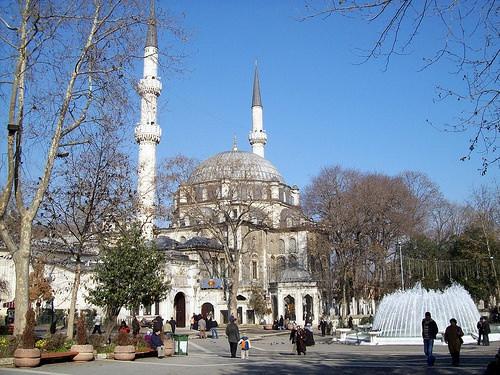 <p>Eyüp Sultan Camii ( Fâtih, sonra yeniden yapıldı)</p>