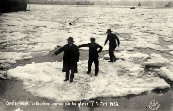 <p>Tuna Nehri’nden kopup gelen buz kütleleri İstanbul Boğazı’na kadar ulaşmış</p>
