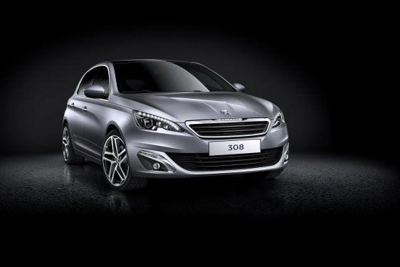 <p>Yeni modüler platform EMP2 sayesinde, Yeni Peugeot 308’in boyutları daha kompakt hale geldi ve ağırlığı azaltıldı (-140 kg). Sürüş keyfi çok yüksek ve CO2 emisyonları sınıfında referans olacak düzeyde. (85 g/km’nin altında CO2 salımına sahip bir versiyonu bulunuyor.)</p>