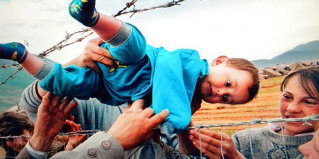 <p><strong>Kosova Mültecileri (1999)</strong><br /><span style="line-height: 13pt;">Carol Guzy, Kosova Mültecilerini gösteren bu fotoğrafı ile Amerikan Pulitzer ödülünü kazanan ilk kadın fotoğrafçı oldu.</span></p>