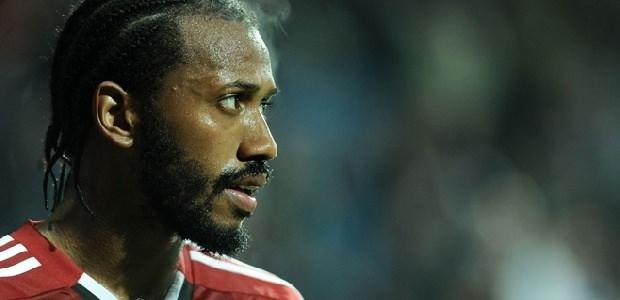 'Portekiz Çetesi' olarak değerlendirilen yıldızlardan Simao Sabrosa ve Ricardo Quaresma'yı gönderen siyah-beyazlılar, Manuel Fernandes ve Hugo Almeida ile de yollarını ayırma kararı aldı. (Fotomaç)