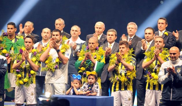 Kocaman yönetiminde 2010-2011 sezonunun ikinci yarısında maç kaybetmeyen sarı-lacivertliler, ligde çıktığı 17 maçta 16 galibiyet alarak şampiyonluk ipini göğüsledi. Ancak yaşanan bu şampiyonluk sevinci yerini büyük bir depreme bırakacaktı...