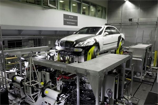 <p><strong>Mercedes-Benz T.A.Ş.</strong><br />Üretimden satışlara: 3.51 milyar lira</p>