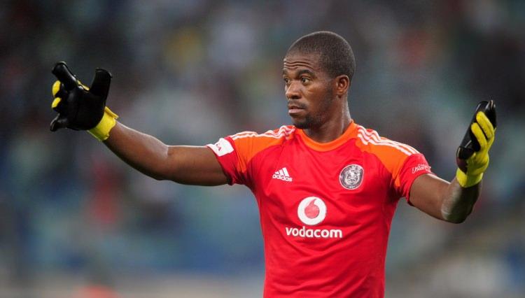 <p><strong>Meyiwa kız arkaşını korurken hırsızlar tarafından öldürüldü</strong></p>
<p>2014 yılında Güney Afrika'da oynayan ve Orlando Pirates’in kaptanlığını yapan Senzo Meyiwa ülkesinde silahla vurularak öldürüldü. Ünlü kaleci vurulduğu sırada Johannesburg’daki kız arkadaşının evine giren 2 hırsızdan kız arkadaşını korumaya çalışıyordu.</p>